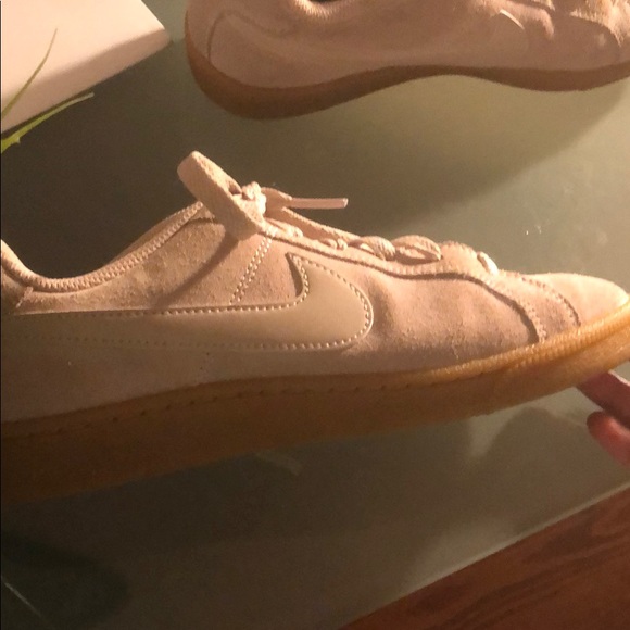 Shoes - Picture 3 of 6